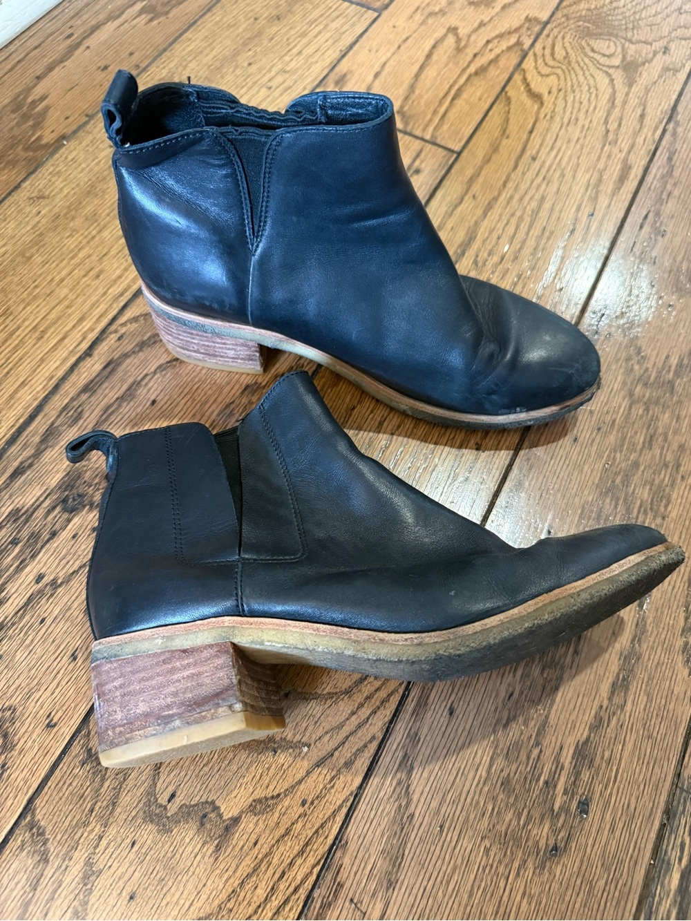 Clarks Black Leather Women's Ankle Booties with Stacked Heel